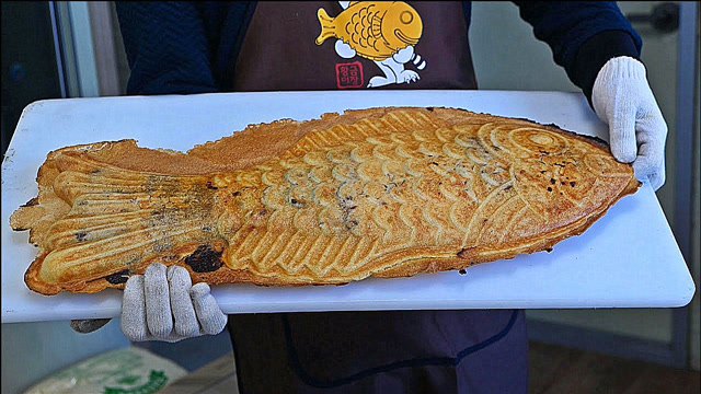 68一条的鱼形面包,这种吃法还真没见过,隔着屏幕都感觉美滋滋!