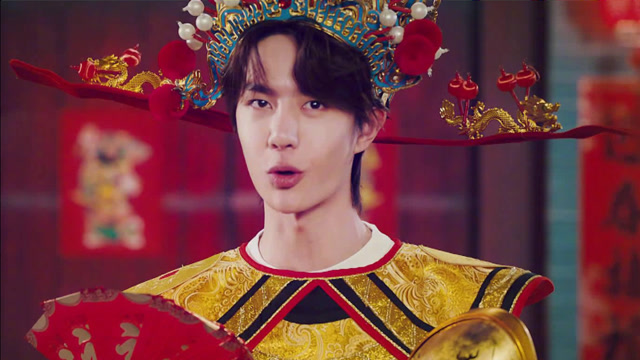 7位男星挑战财神造型,刘昊然喜庆,王一博最帅!