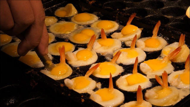 台湾街头小吃芝士虾扯蛋,100台币6颗,一口一个超满足!