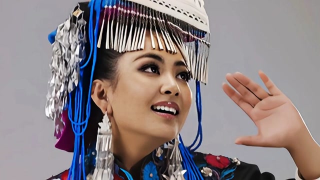 少数民族歌手,阿鲁阿卓翻唱老歌,《小河淌水》