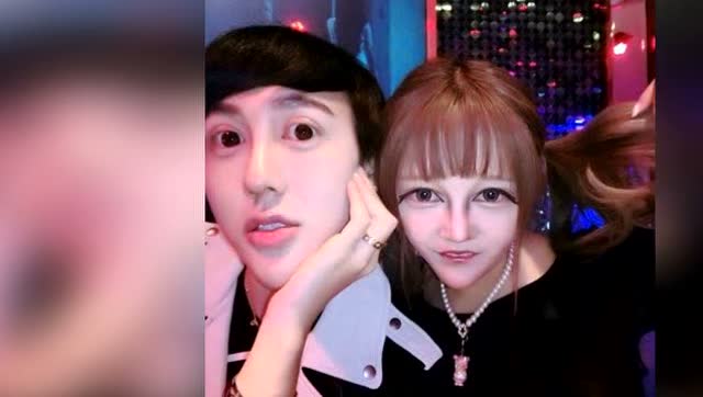 辣眼睛 刘梓晨的芭比天团里男男女女都是整容怪