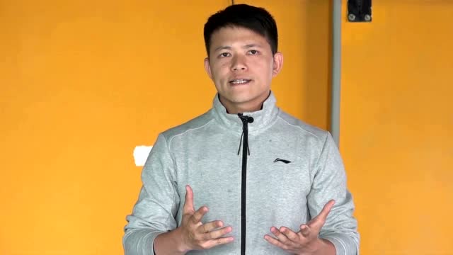 高提士庄学海高尔夫下场热身动作一