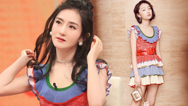 撞衫小10岁的周冬雨也能赢 谢娜最近的衣品开挂了