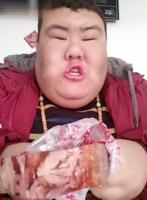 秘制肉冻,啃呀啃,放弃减肥的尸斑哥更能吃了