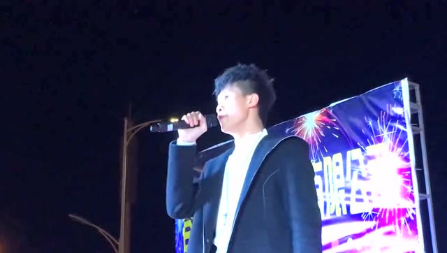 广西网红许华升容县演出现场!