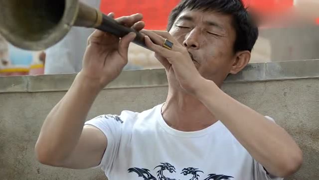 民间唢呐高手演奏,吹的太好了,技术高超!