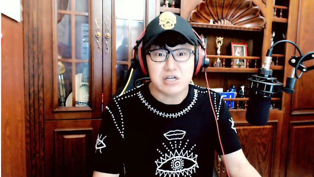 舞帝大佛讲主播,比小型公司挣的多,人和人的追求不一样