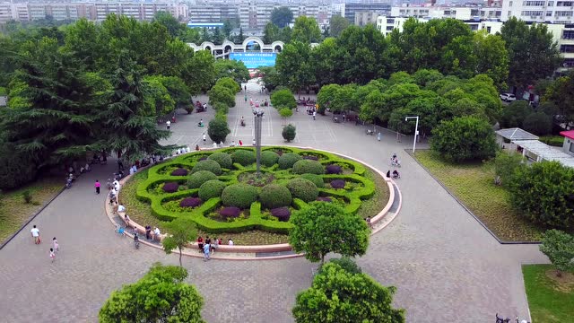 航拍:平顶山市鹰城广场