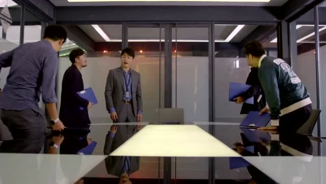 佟大为召集兄弟开会不谈工作居然谈论老婆出差怎么泡妹子