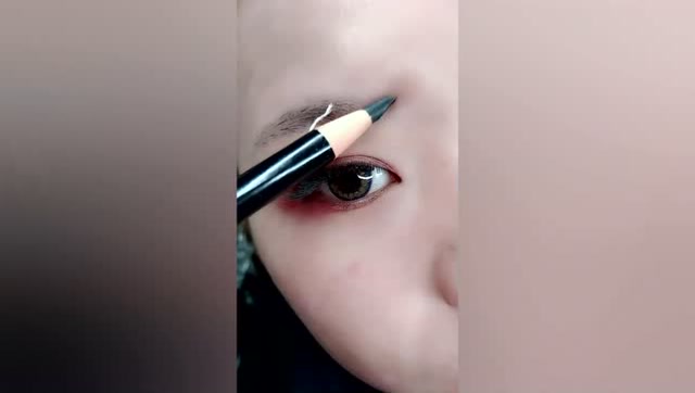 最近爆火的交叉眉这样画,简单6个叉,效果棒棒哒