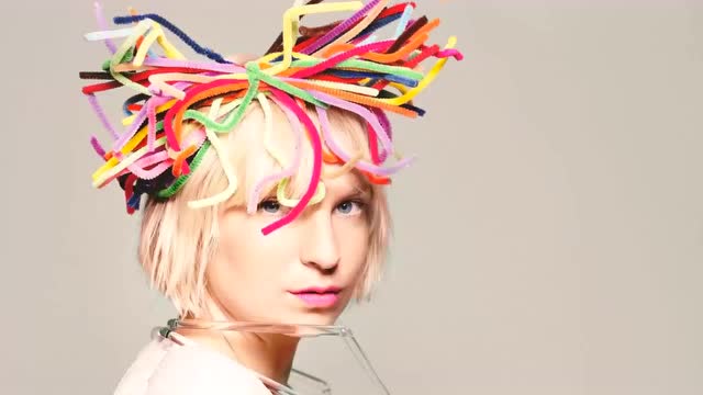 希雅·富勒演唱自己为其他歌手所写的歌曲,音乐的盛宴