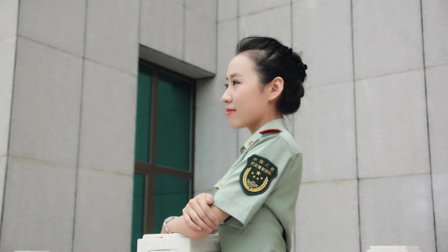 哇!武警女兵原来可以这么美