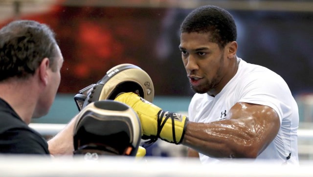 约书亚公开训练,备战"不败拳王"帕克