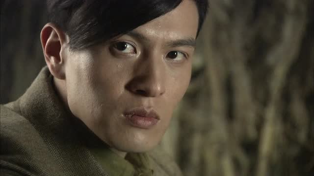 《飞哥大英雄》凯文小人一个,梁飞无奈躲在树上休息