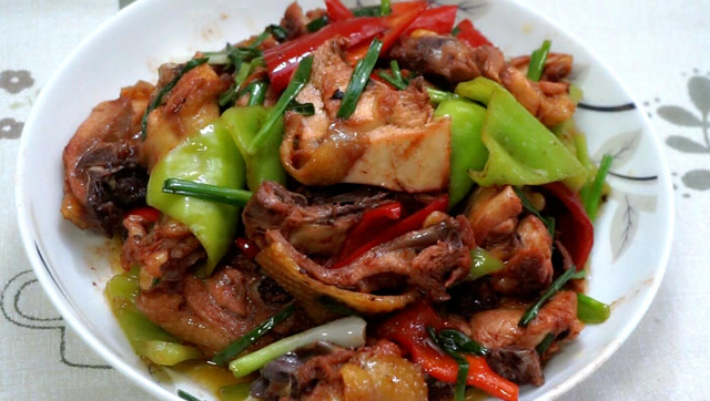 鸡肉做多了吃不了?教你做回锅鸡肉,比起新鲜鸡肉更有滋味!