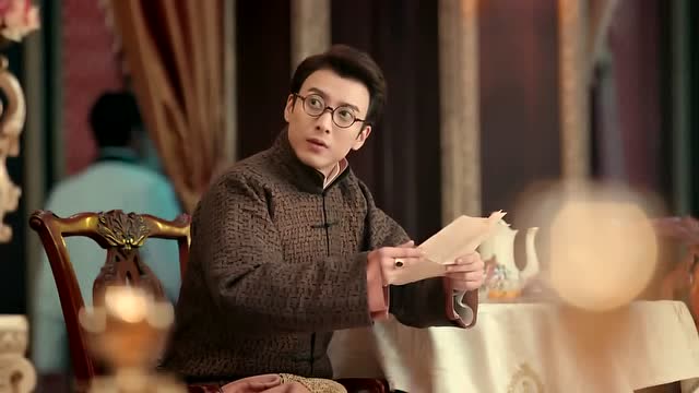 尹新月屋内换装,只是为了给"彭三鞭"留一个好印象!