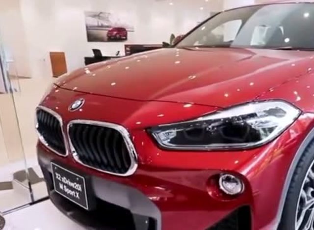 红色宝马x2到店实拍,车身尽显豪华与运动感,看完视频你想入手吗