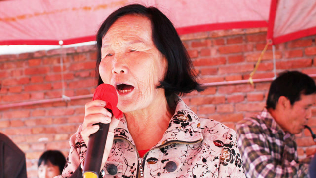 陕西大妈自编《老了难》,道出了多少老人心声,农村娃好好听听