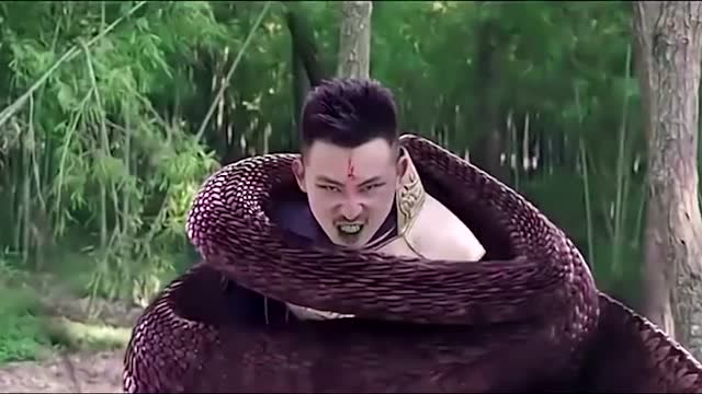 千年蛇妖为救丈夫,现出真身,露出蛇身人头