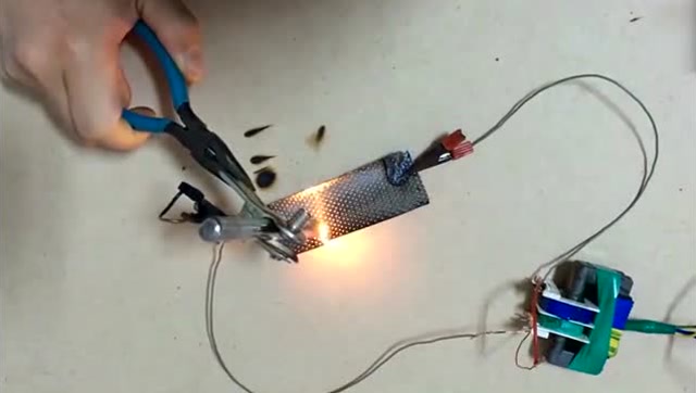 小伙子自制创意等离子切割机,成品出来羡煞旁人!