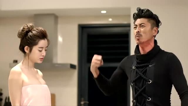 终极一班4:黑龙潜入王玛丽的住处,一不小心又被发现了