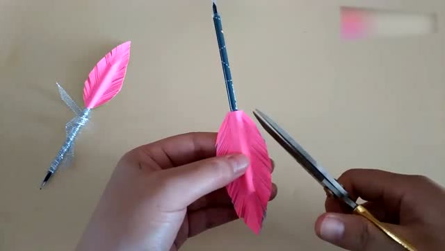 创意手工diy,在家自制仙气十足的羽毛文具笔,太漂亮了
