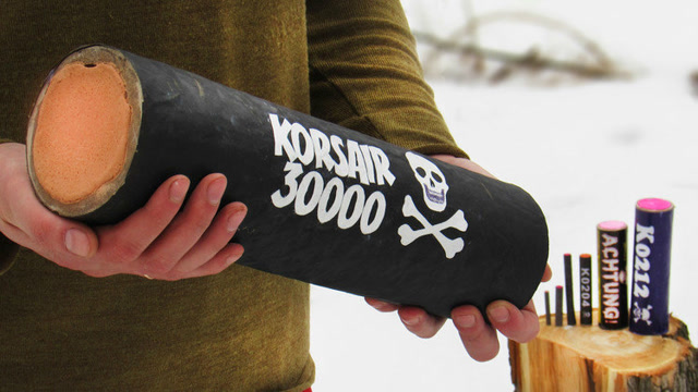 燃放这么大的擦炮威力有多大 蘑菇云估计都要出现了