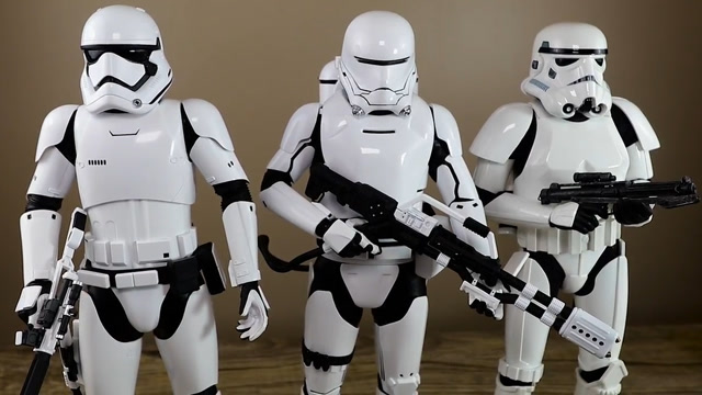 hottoys《星战7》火焰暴风兵,身穿帅气白色流线型盔甲,哪里像杂兵?