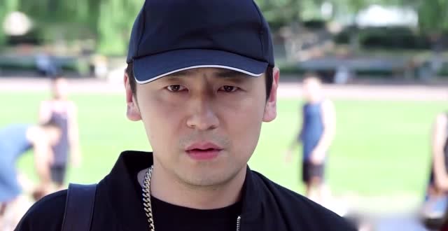 米阳是个卧底,韦晶叫他老公名字,被坏人发现了!