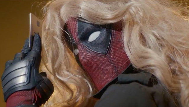 死侍2小贱贱女装高调出场这双高跟鞋太骚气