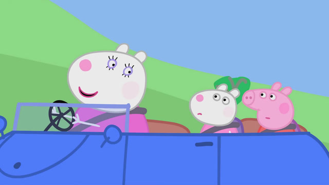 佩奇和小羊苏西坐上了羊妈妈的车子,羊妈妈开着车子带她们兜风