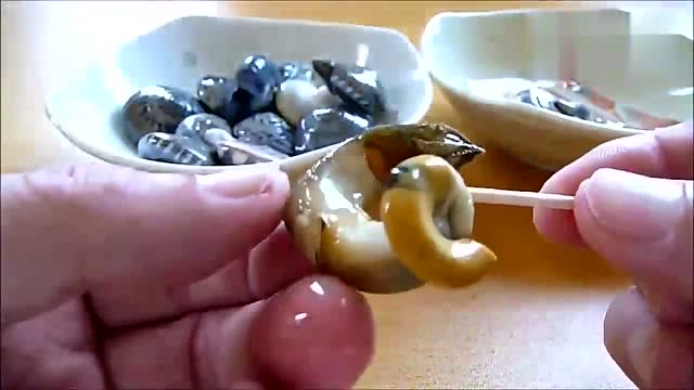 日式无聊用贝爷最喜欢的方式生吃日本海螺,真是太香了,好吃极了
