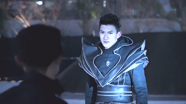 铠甲勇士捕将:无间妖从未来世界穿越过来了,他就是芯片的主人!