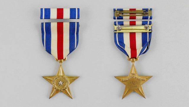 美军勋章之银星勋章,在美军级别第5高,空军内部级别第3