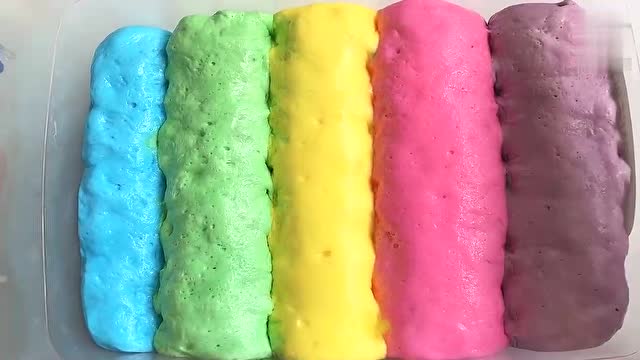 充气冰山泥,这个软的像面包一样,看着很舒爽!