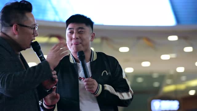 刘小光儿子刘程在台上调侃主持人