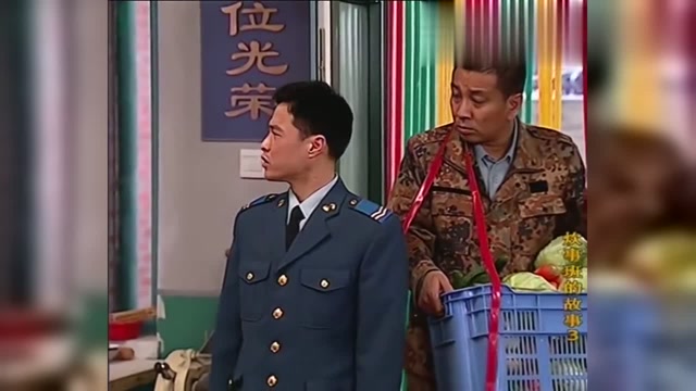 炊事班的故事:可怜的文书,批评众人时吃咸菜,结果嗓子都哑了!