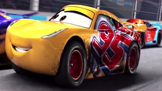 赛车总动员:酷姐侧身飞跃黑风暴,太炫酷了