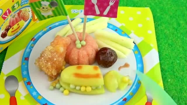 《玩具益趣园》食玩欢乐厨房制作午餐,番茄酱的南瓜饼超好吃哦