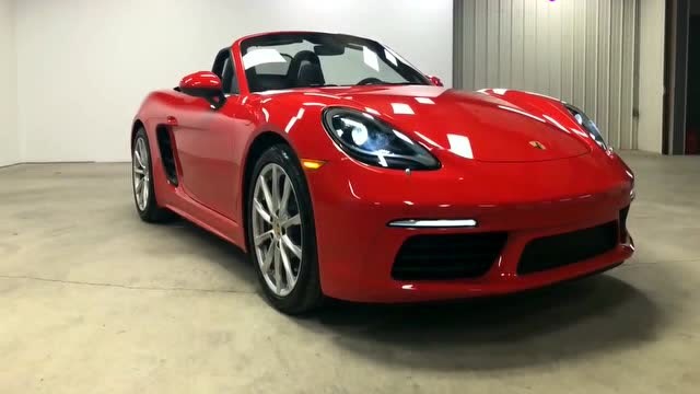 优雅高贵,红色保时捷718 boxster敞篷真拉风!