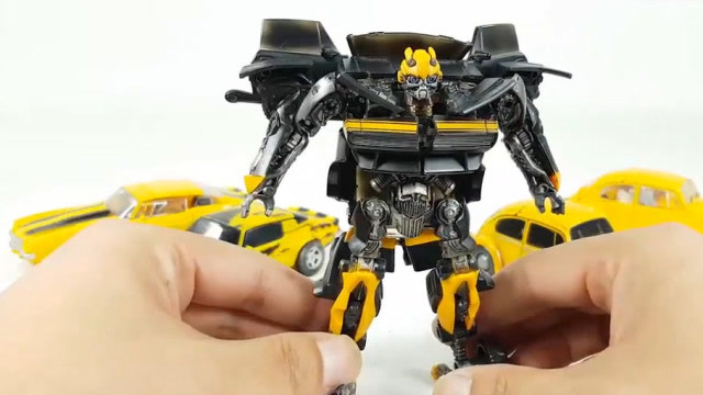 儿童益智玩具,变形金刚迷你大黄蜂汽车好好玩哦,锻炼宝宝动手能力