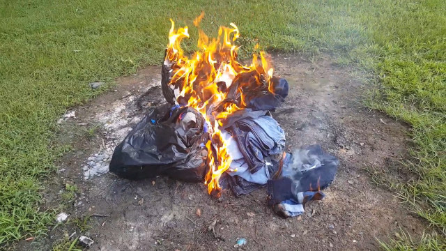 为什么说穿旧的衣服,不能随便处理更不能烧掉?看完要当心了!