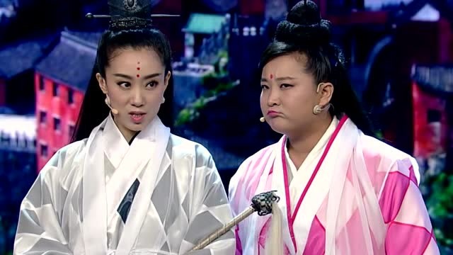 贾玲版周芷若杀错人,抢错刀遭师父骂