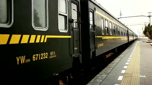 k350次列车刚停靠在廊坊北站,t57次也来"歇脚"了!