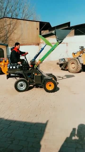 这些你见过吗,看看人家农村三轮车改装的铲车,怎么样有毛病不?