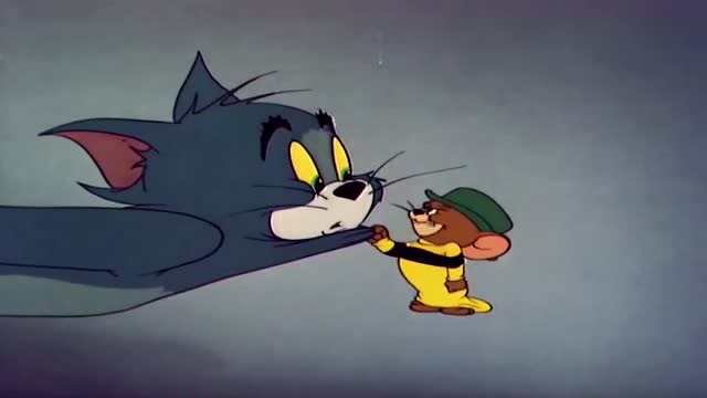 猫和老鼠:杰瑞用锤子锤汤姆,真是太搞笑了!