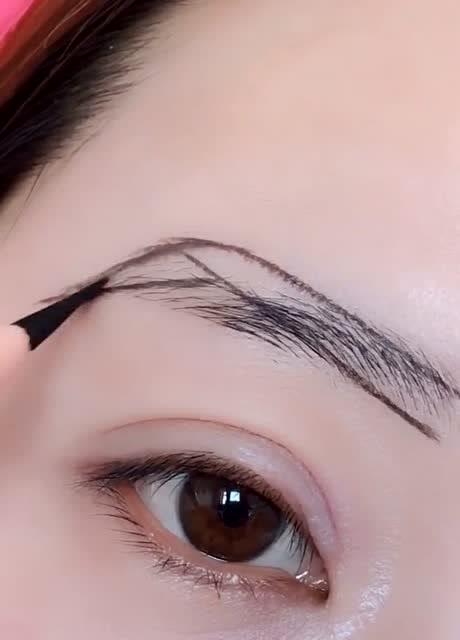 高挑眉的正确画法,你喜欢这种眉形吗?