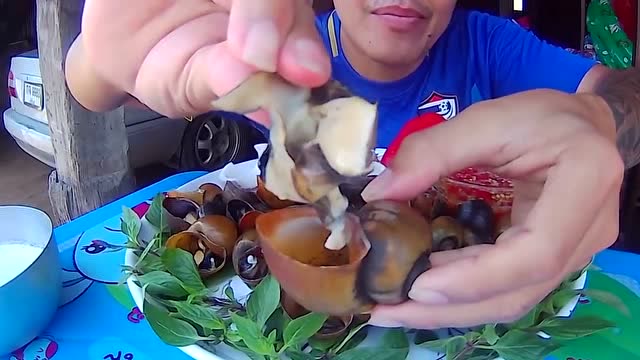 大叔烧烤扇贝,吃得倍儿香,挺鲜美的