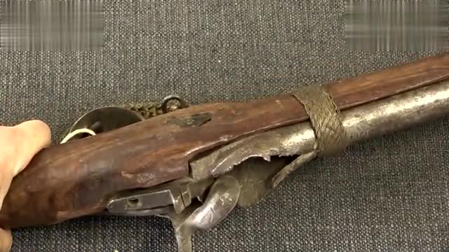 这把二战时的古董枪,都炸膛了牛人还珍藏起来!