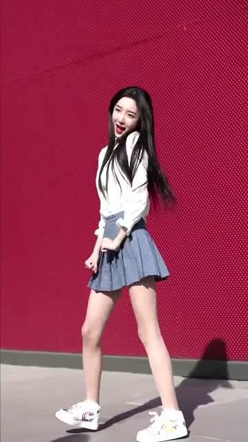 女装大佬abbily好白呀跳舞也不错身材比女生还要完美